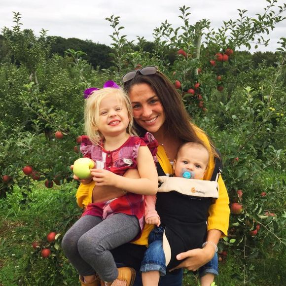 Meet your Posher, Nicole - Picture 1 of 1